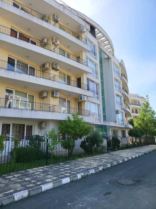 Луксозен Апартамент Срещу Какао Slantschew brjag Exterior foto